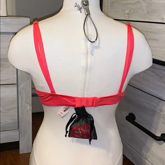Limited edition NWT Victoria’s Secret Very Sexy Plunge Bra - 34B - bright red - Picture 4 of 5